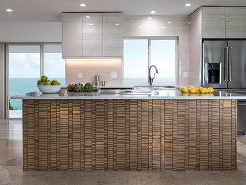 Case study of wall cabinet veneer decoration in family kitchen
