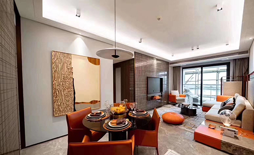 The TV wall decorated with resin veneer is more practical and beautiful