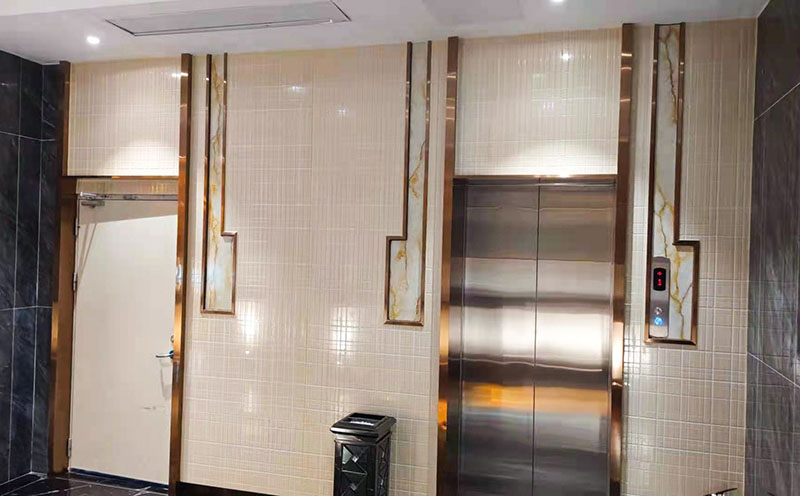 会所的电梯墙面树脂板拼接装饰